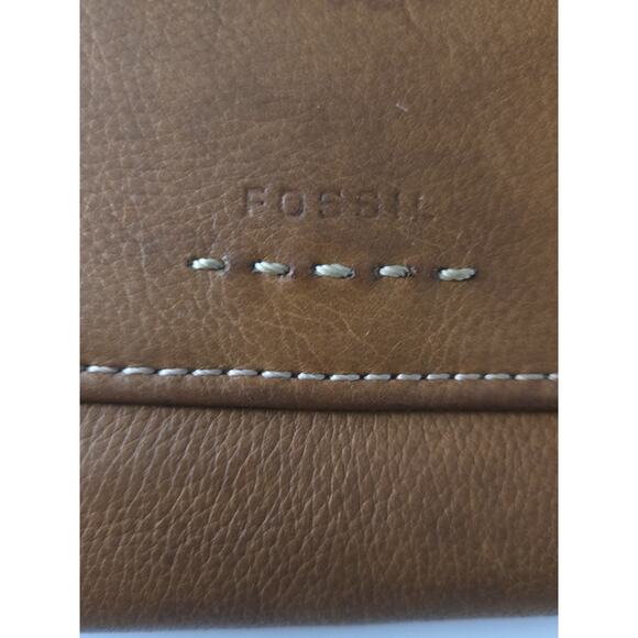 Fossil Women's Soft Leather Brown Large Bifold Snap Shut Wallet - Picture 2 of 10